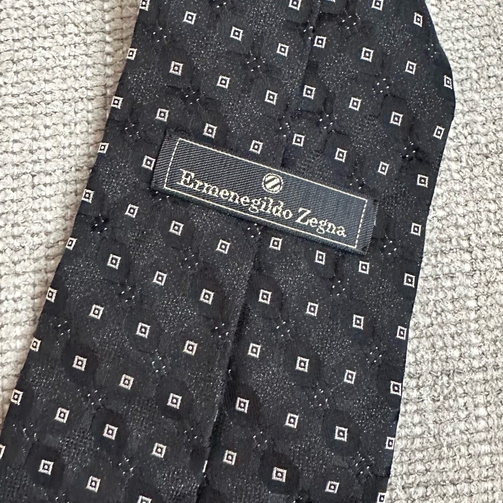 Ermenegildo Zegna tie. Excellent condition. No flaws.